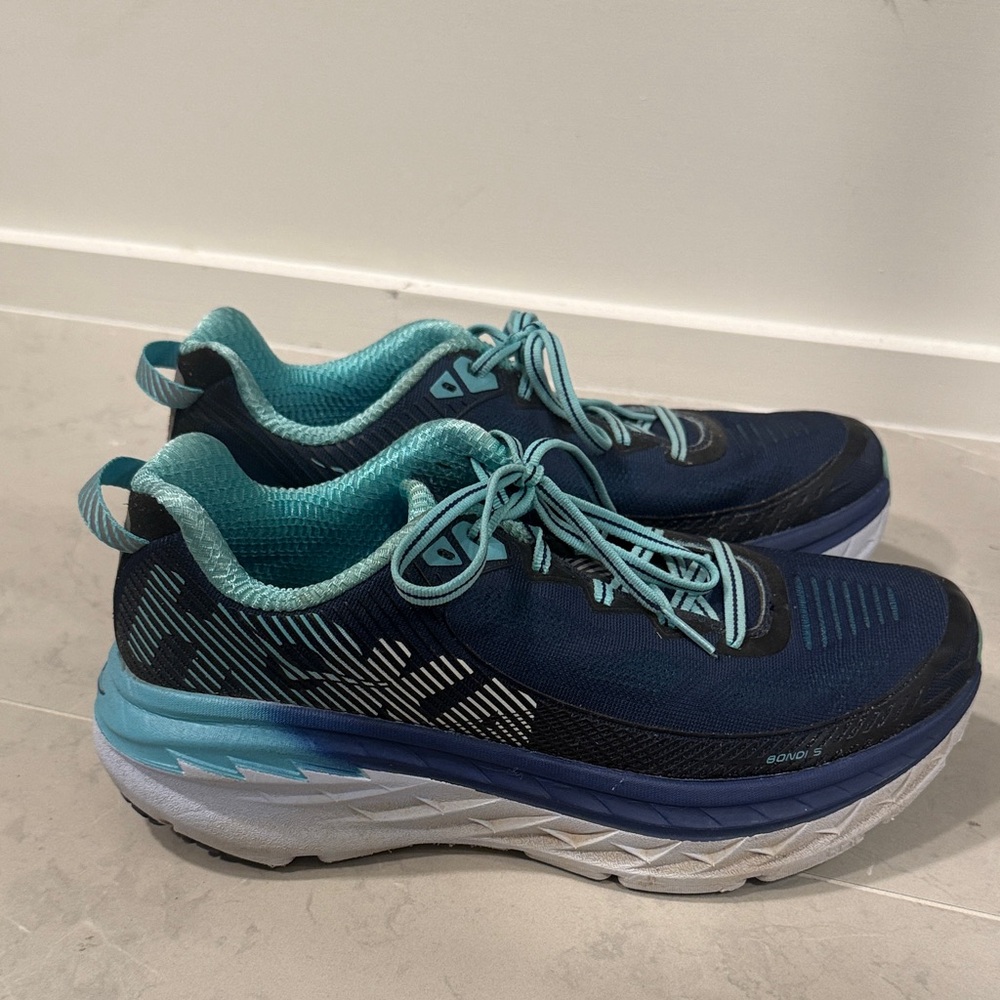 HOKA WOMEN 9 GUC